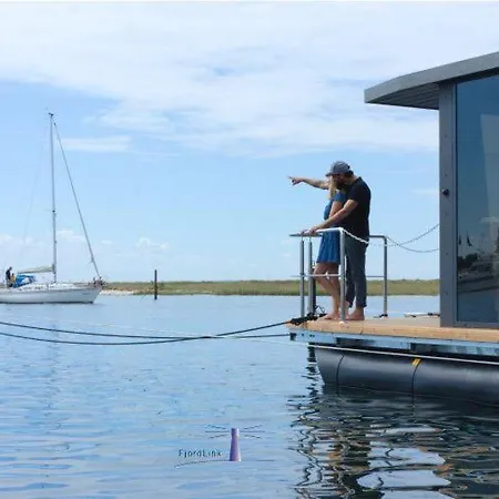 Hausboot Fjord Cumulus Solarboot Mit Biosauna In 船上ホテル Wendtorf