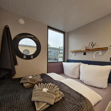 Hausboot Fjord Cumulus Solarboot Mit Biosauna In 船上ホテル