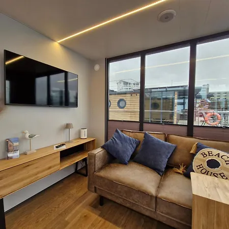 船上ホテル Hausboot Fjord Cumulus Solarboot Mit Biosauna In