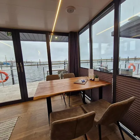 Hausboot Fjord Cumulus Solarboot Mit Biosauna In 船上ホテル Wendtorf