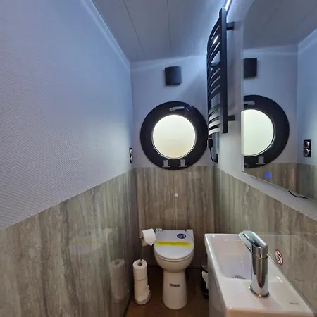 Hausboot Fjord Cumulus Solarboot Mit Biosauna In 船上ホテル